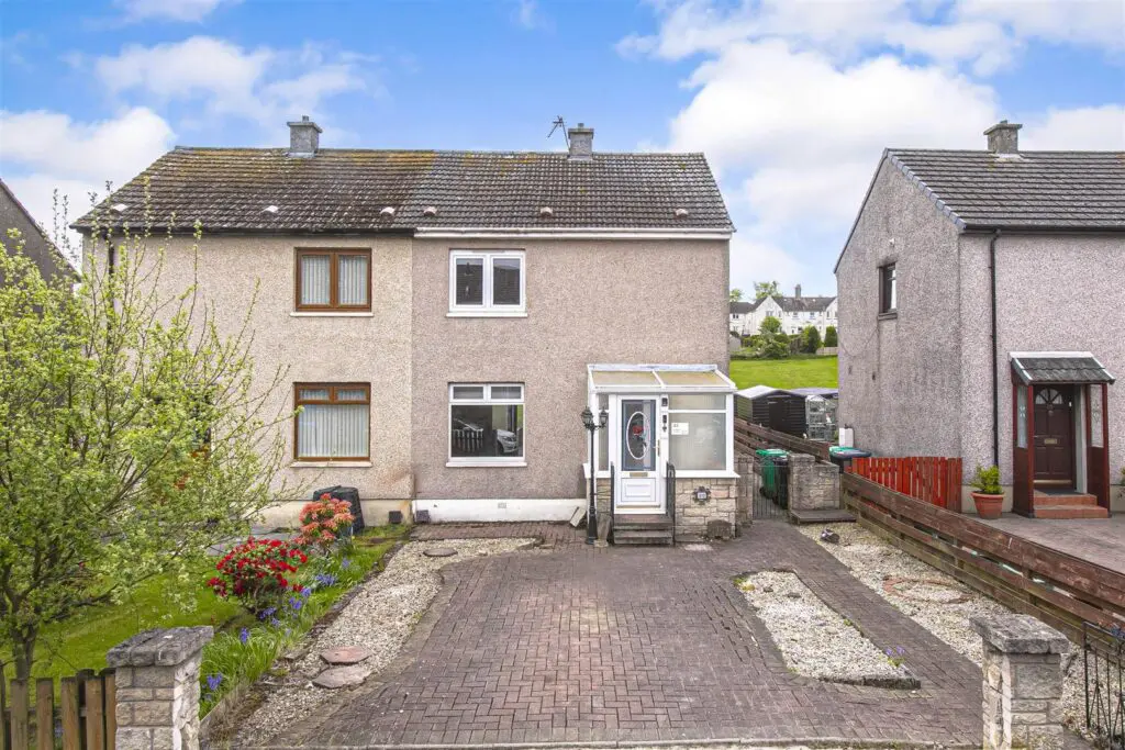 22 Leadburn Avenue, Wellwood, KY12 0NU