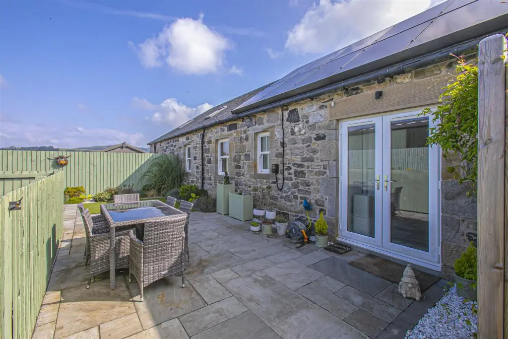 2 East Bonhard Farm Steading, Carnock, KY12 9JD