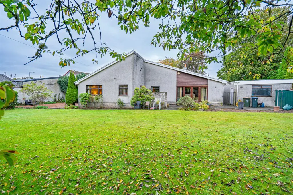 60 Muirs, Kinross, KY13 8AU