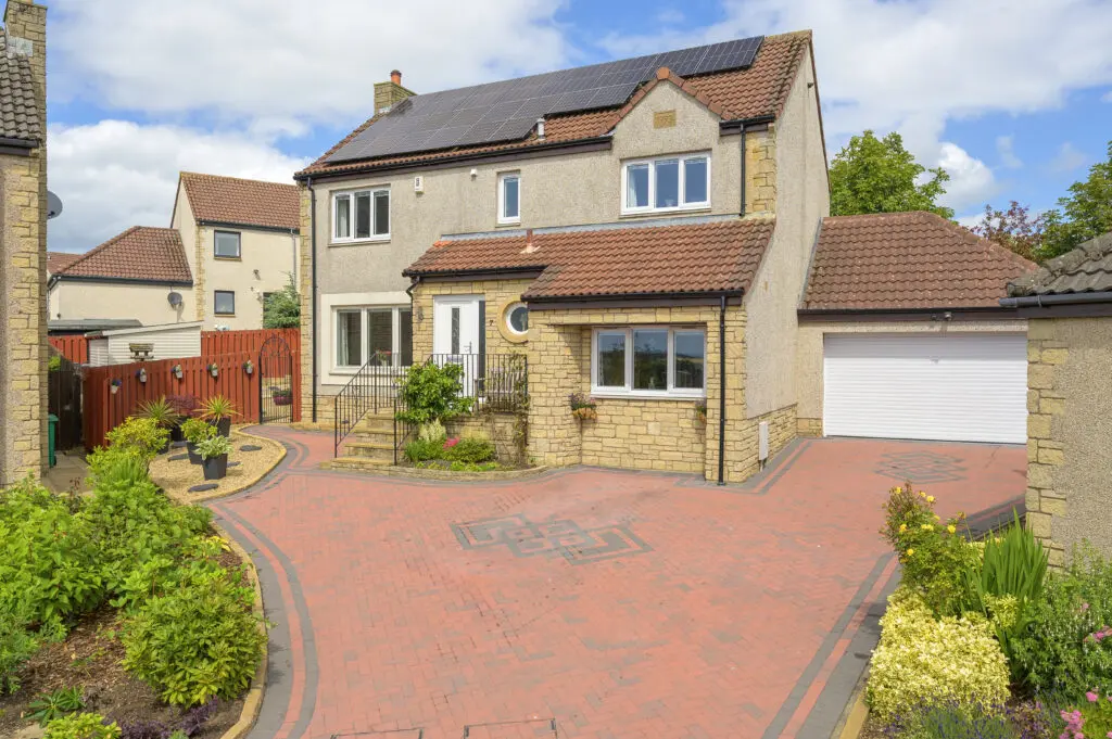 7 Springwood, Dunfermline, KY11 8TT