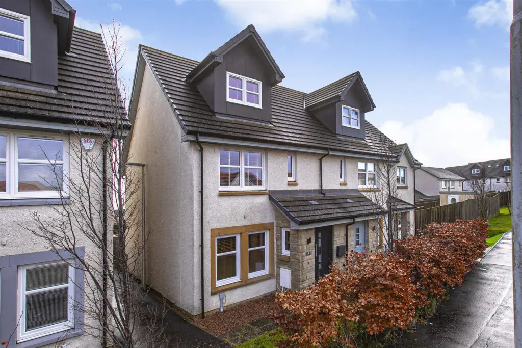 17 Robert Grove, Dunfermline, KY11 8NL