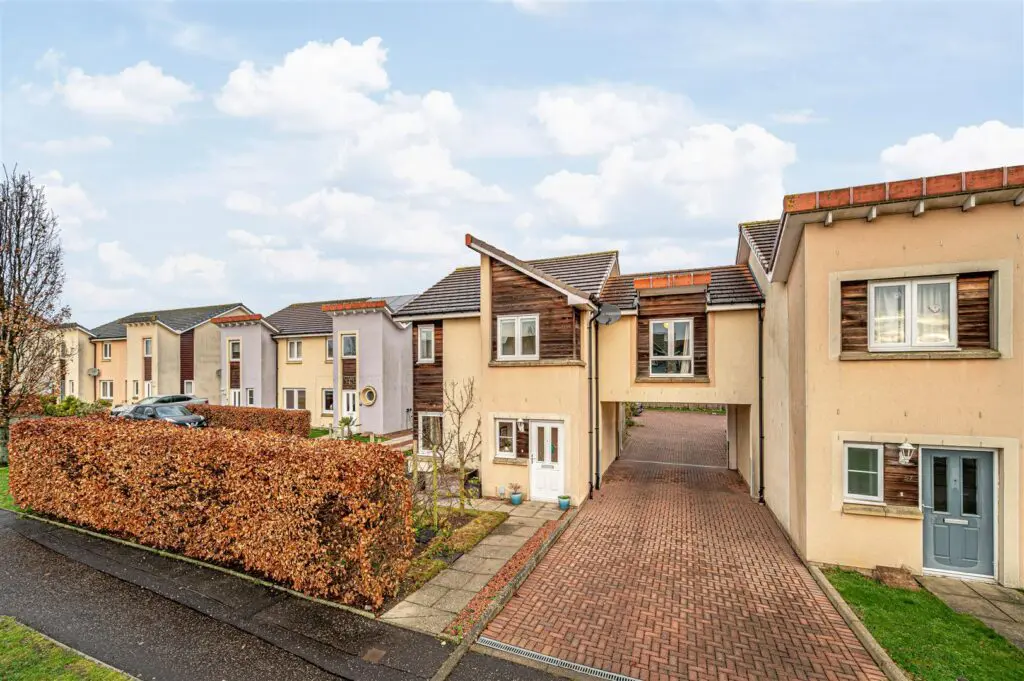 55 Trondheim Parkway West, Dunfermline, KY11 4FD