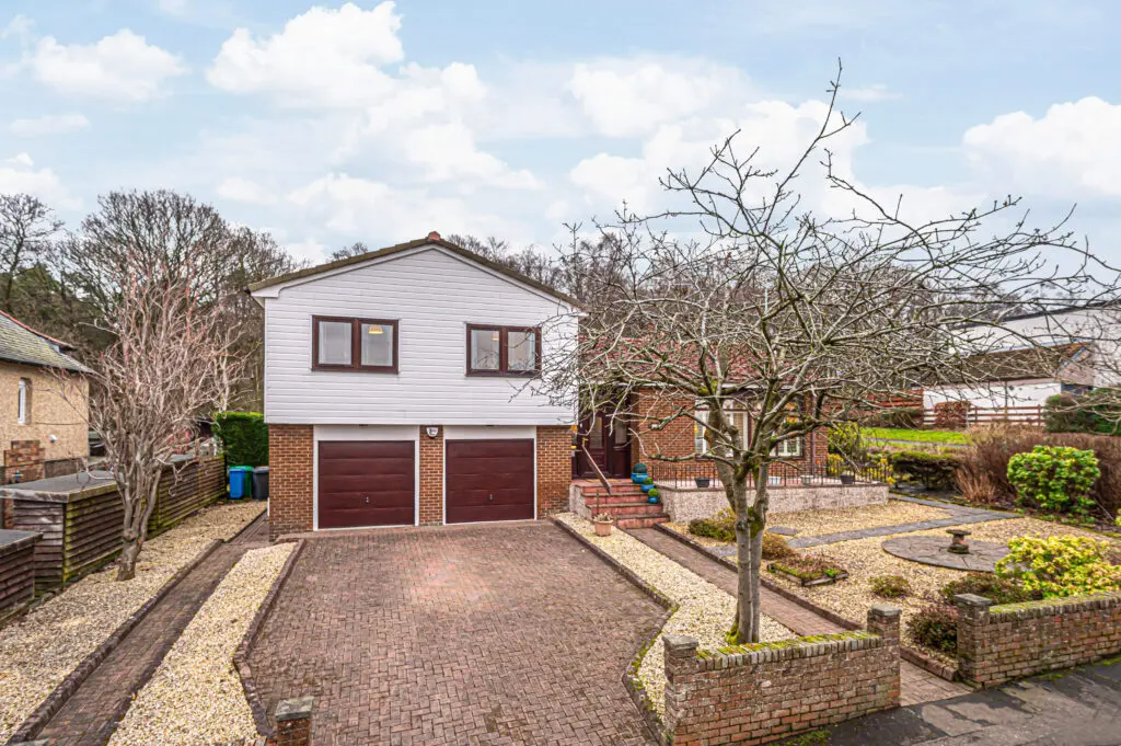 44 Forest Place, Townhill, KY12 0EP