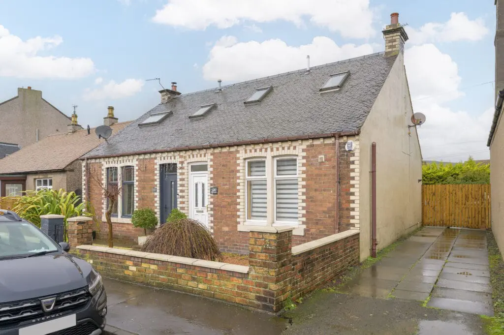 78 Dunfermline Road, Crossgates, KY4 8AS