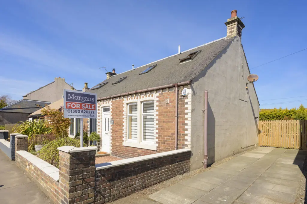 78 Dunfermline Road, Crossgates, KY4 8AS
