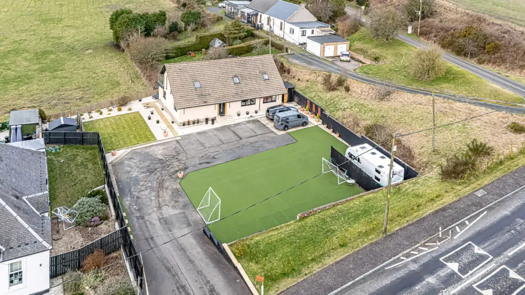 Casa Hideaway, Halbeath, KY12 0UB