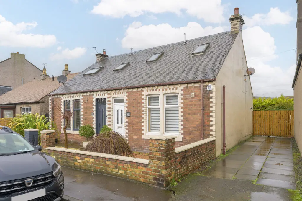 78 Dunfermline Road, Crossgates, KY4 8AS