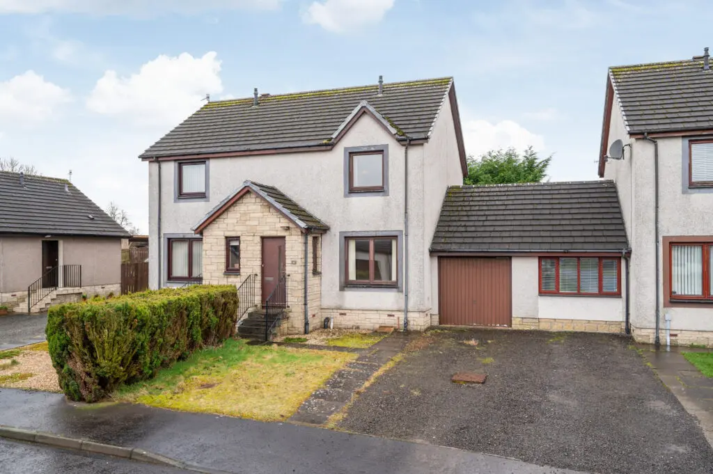 18 Auld Mart Road, Milnathort, KY13 9FR