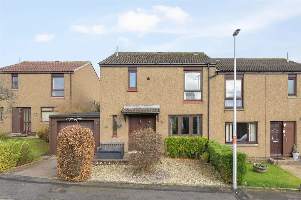 13 Meadowfield, Dalgety Bay