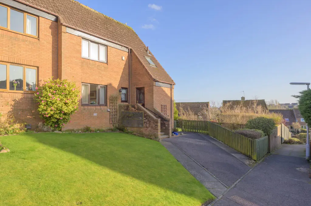 30 Torwood Place, Dunfermline, KY12 0XD