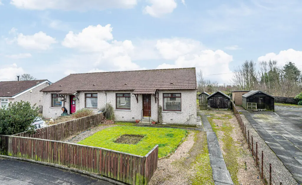 35 Montrose Crescent, Lochgelly, KY5 8EA