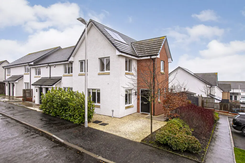 17 Farm View, Hill Of Beath, KY4 8FN