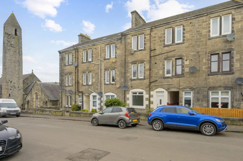 10 Brucefield Avenue, Dunfermline, KY11 4SX