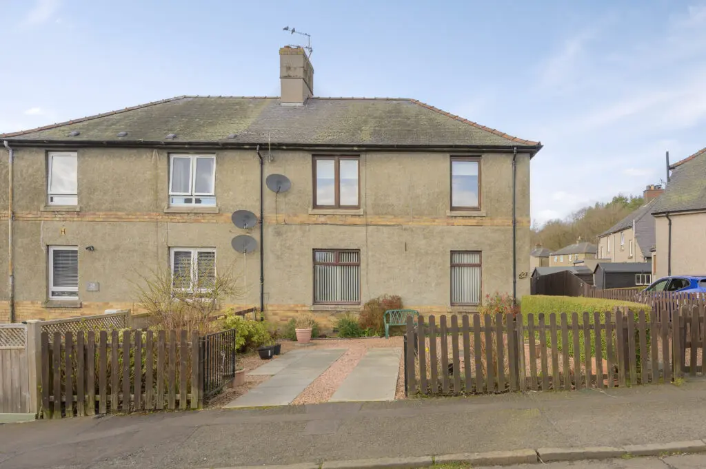 32 Garden Place, Townhill, KY12 0EW