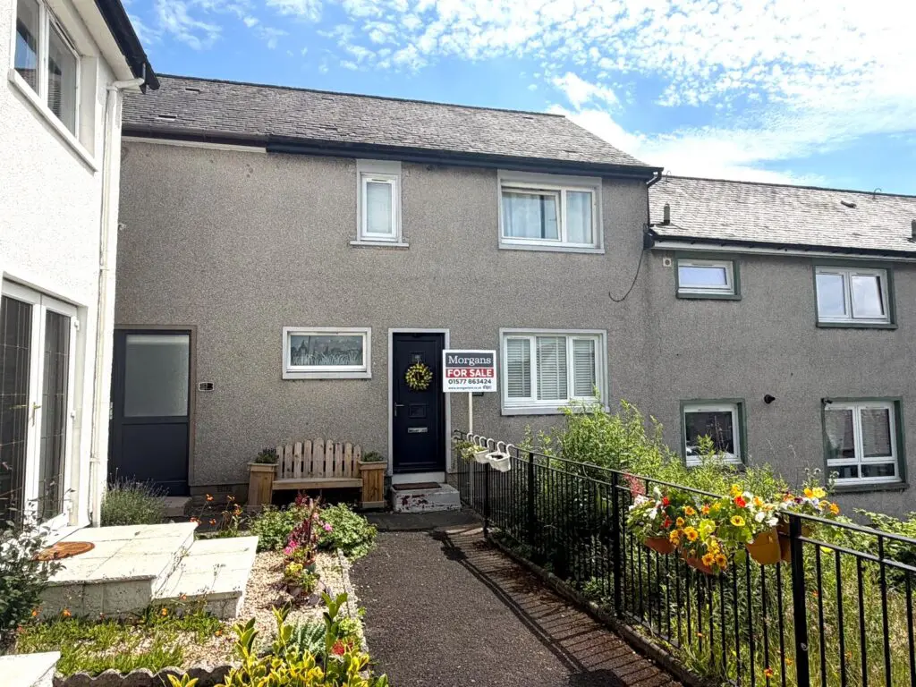 8 Coventry Place, Kinross, KY13 8EW