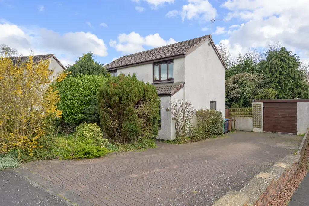 38 Menteith Drive, Dunfermline, KY11 8RR