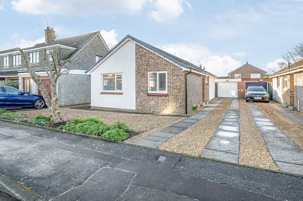 15 Tummel Place, Kinross, KY13 8YT