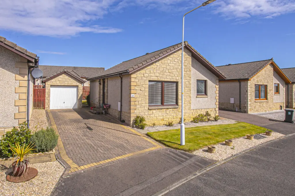22 East Whitefield, Dunfermline, KY12 0RH