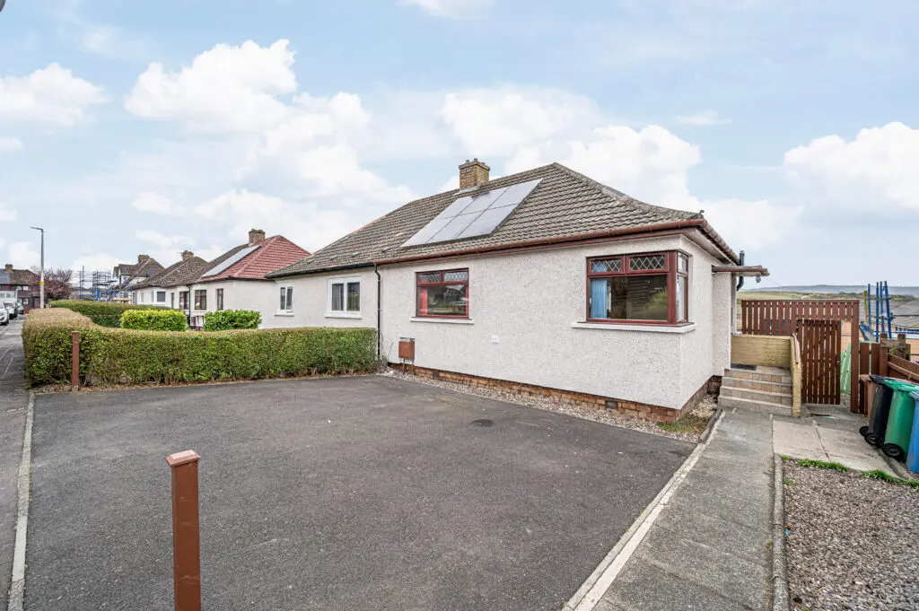 5 Sycamore Crescent, Lumphinnans, KY4 9HH