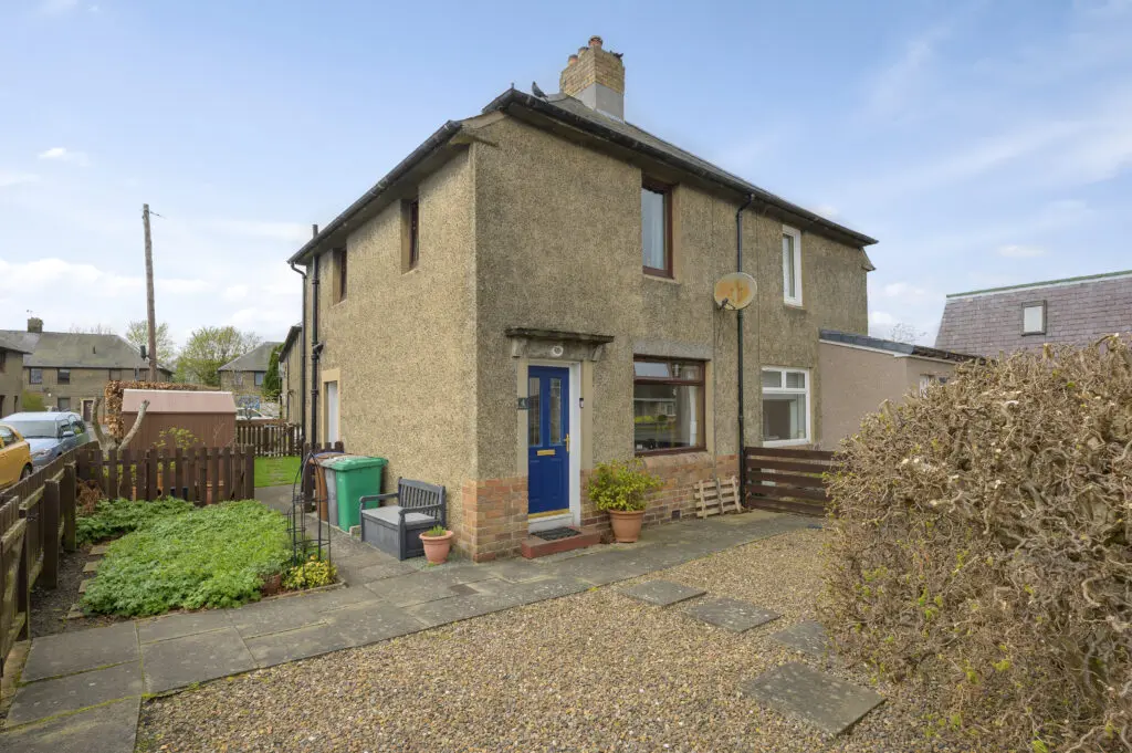 4 Meadow View, Crossford, KY12 8NT