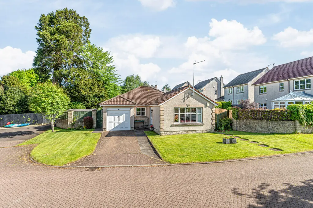8 Mayfield Gardens, Kinross, KY13 9GD