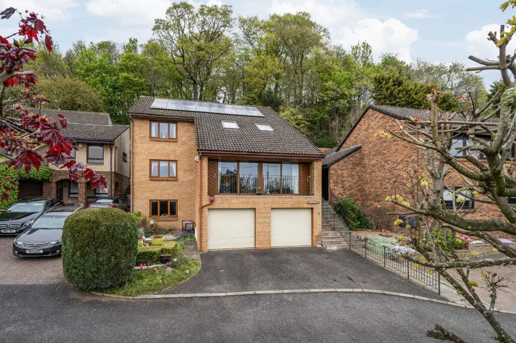 2 The Nursery, Crossford, KY12 8NQ