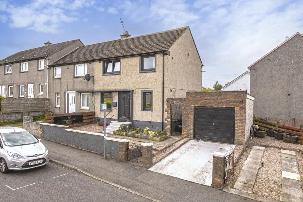 8 Shields Road, Dunfermline, KY11 4DX