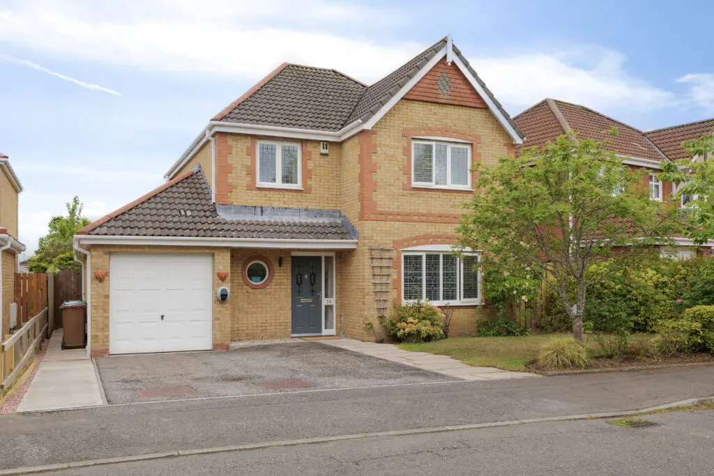 39 Bruce Gardens, Dunfermline, KY11 8HG