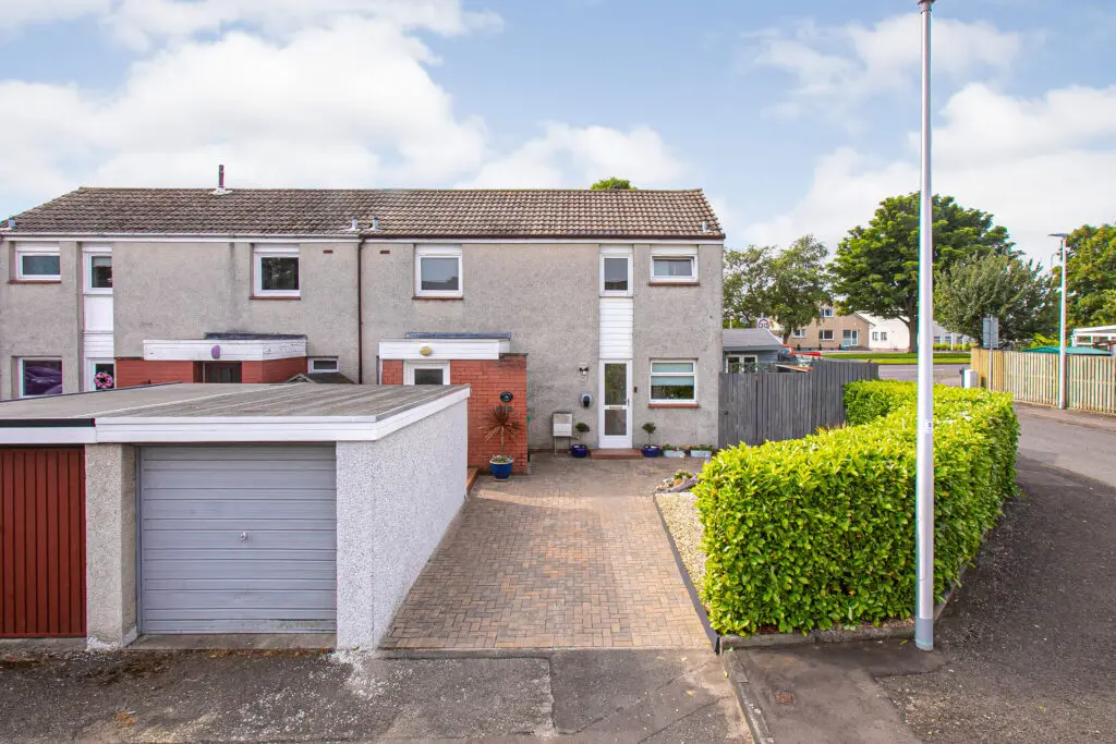 16 Pentland Court, Dalgety Bay, KY11 9NN