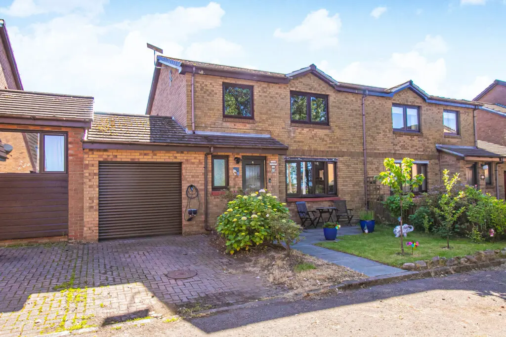 4 Pleasance Court, Halbeath, Dunfermline, KY12 0TD