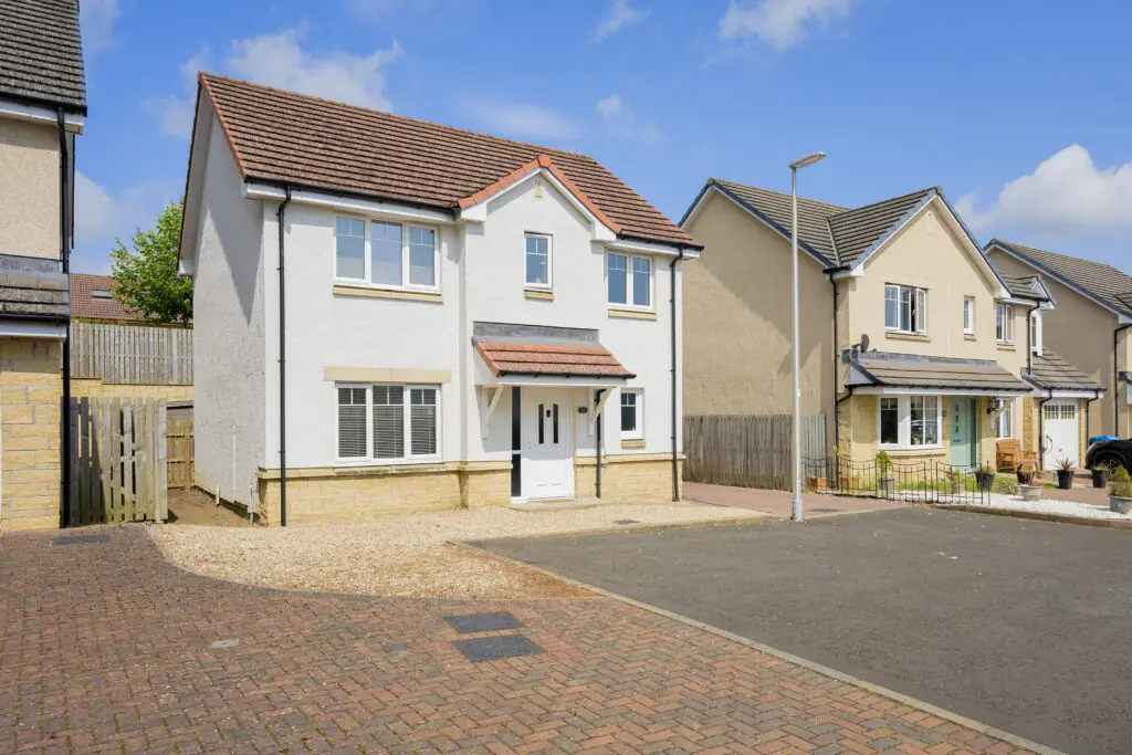 16 North Urqhuart Place, Dunfermline, KY12 9FE