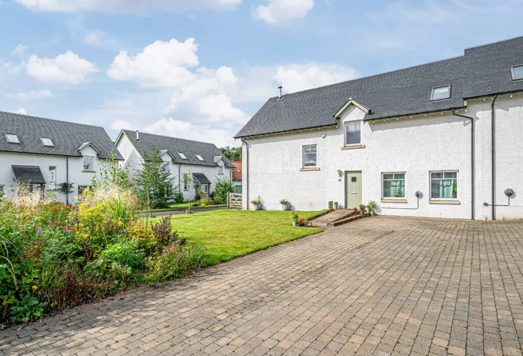 12 Mains Of Mawcarse, Milnathort, KY13 9SF