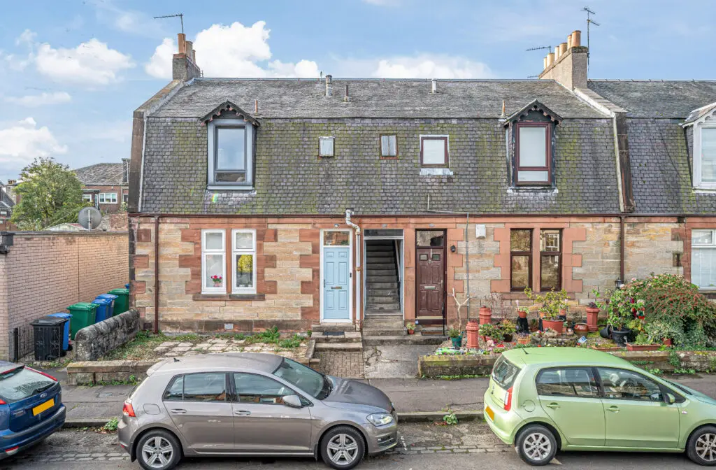 18A First Floor Left, Shamrock Street, Dunfermline, KY12 0JQ
