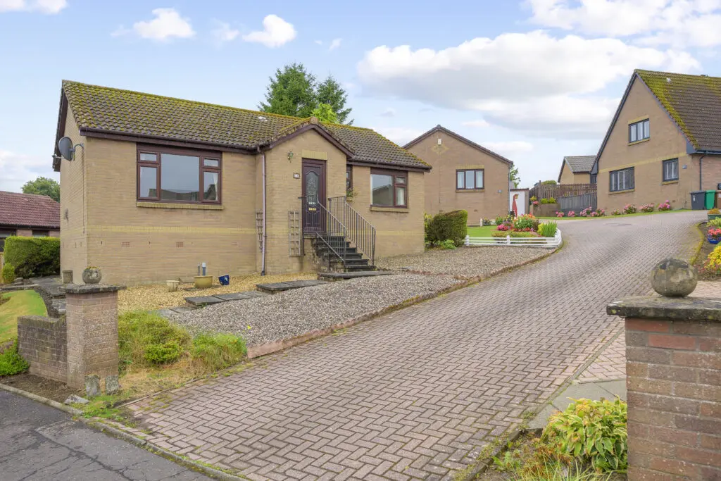 12 Dewars Avenue, Kelty, KY4 0BG