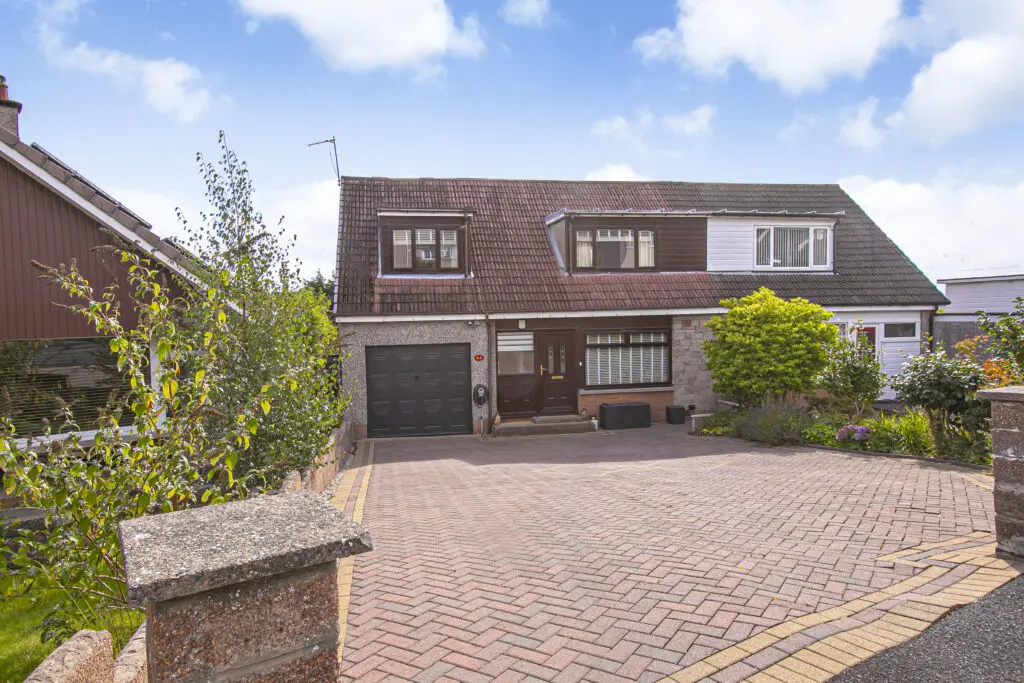 44 Scotland Drive, Dunfermline, KY12 7TD
