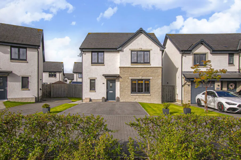 33 Spowart Drive, Dunfermline, KY12 9FP
