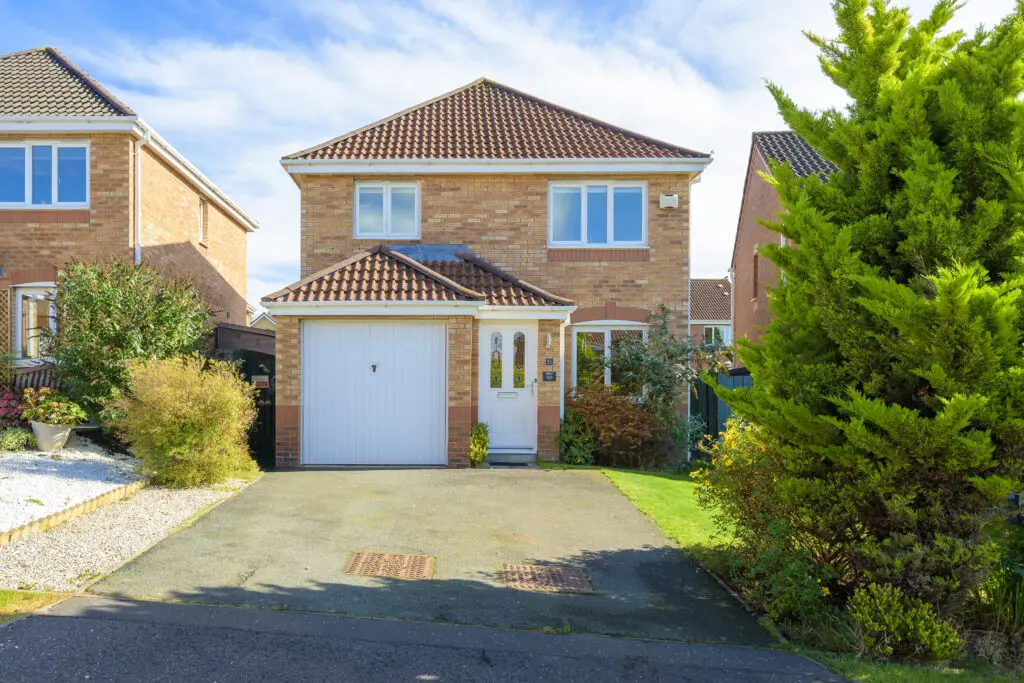 51 Dover Heights, Dunfermline, KY11 8HS