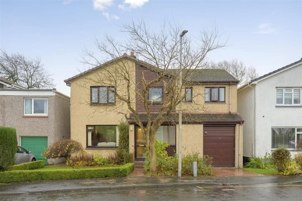 2 Burnbank, Carnock, KY12 9FJ